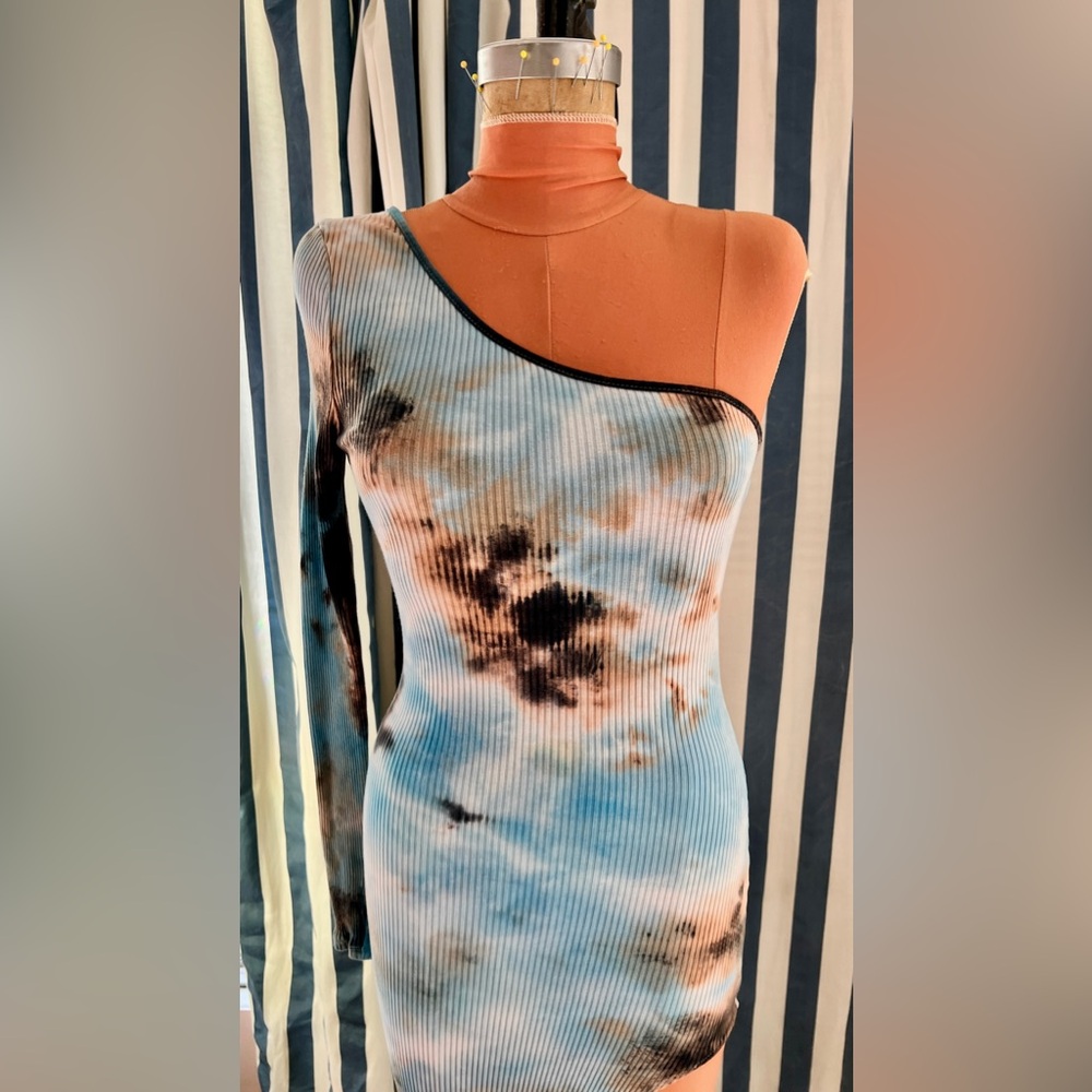 Vintage Y2K asymmetrical body con dress